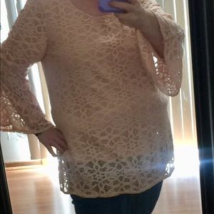 5/$25 👚Woman’s Avenue Plus size  peach top